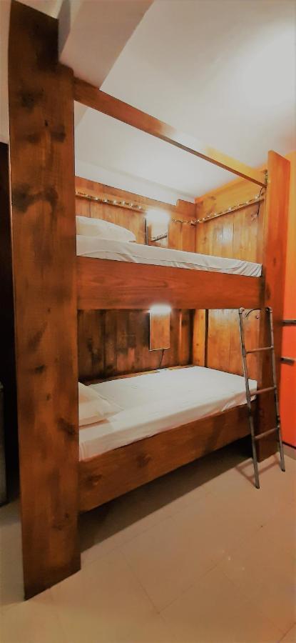 Wtf My House Hotell Baga Eksteriør bilde
